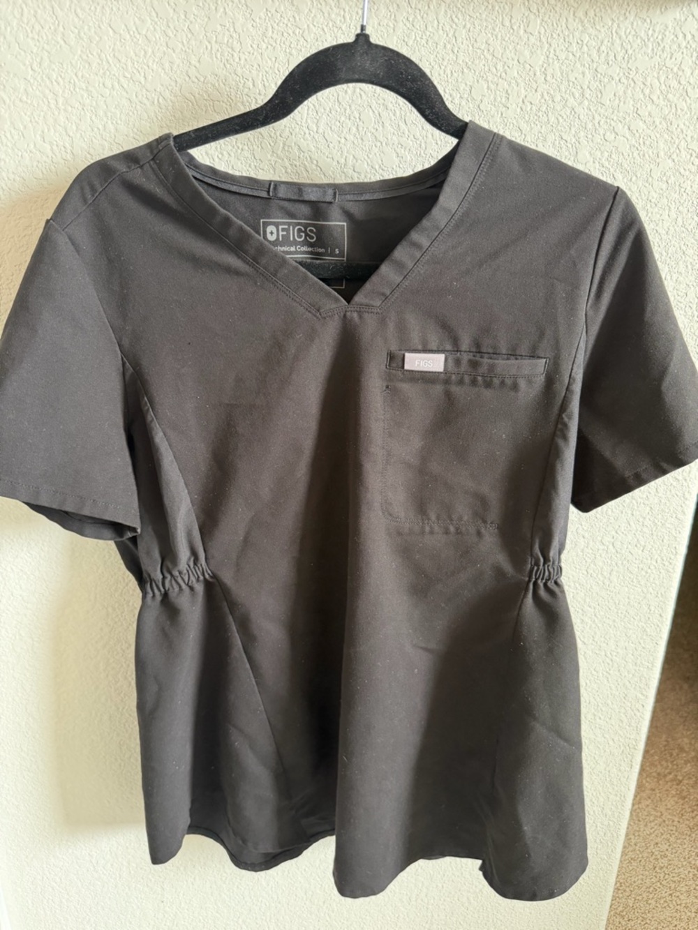 FIGS Black V-Neck Medical maturity Scrub Top